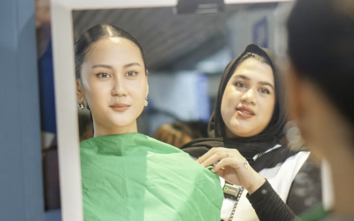 Personal color analysis Seoul - professional color draping consultation in a K-beauty studio