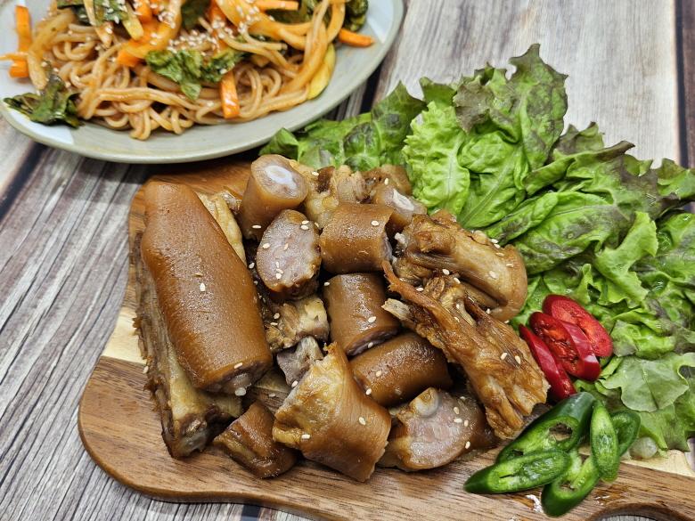 꼬리족발 300g 351.jpg